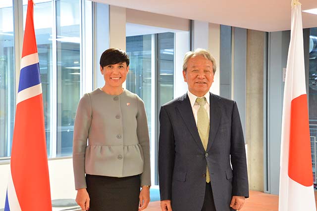 Minister Søreide (Left) and President Tanaka (Right)