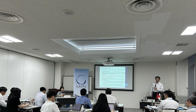 20250709_vietnam_lecture.jpg
