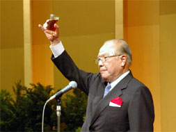 Toast by the former Governor of Oita Prefecture, Morihiko Hiramatsu