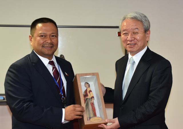 Senator JV Ejercito and Prof. Tanaka, President of GRIPS