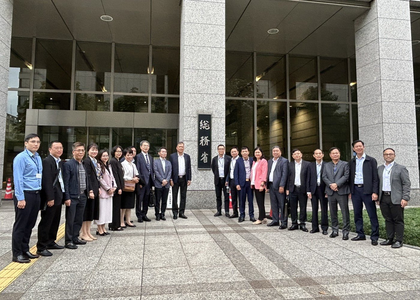 10月ベトナム総務省.jpg